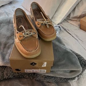 Sperry size 8 like new original box